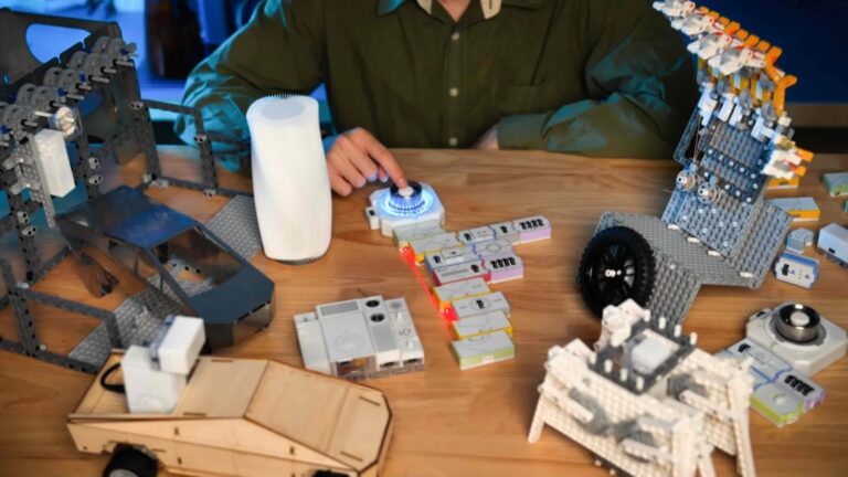 CODEE-AI-Powered-Screen-Free-Coding-Blocks-01.jpeg