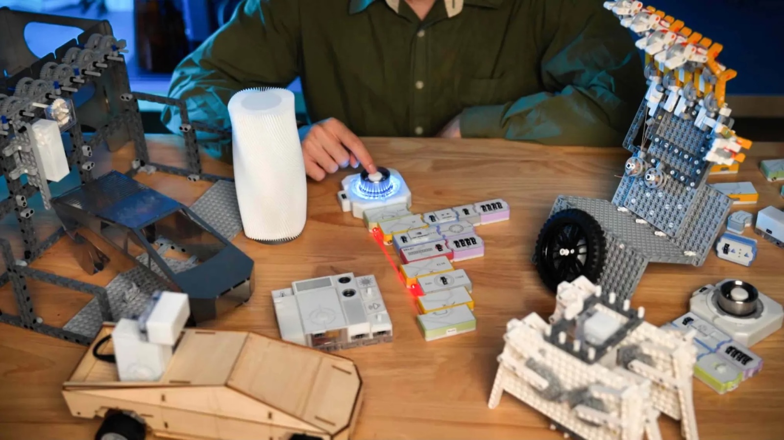 CODEE-AI-Powered-Screen-Free-Coding-Blocks-01.jpeg
