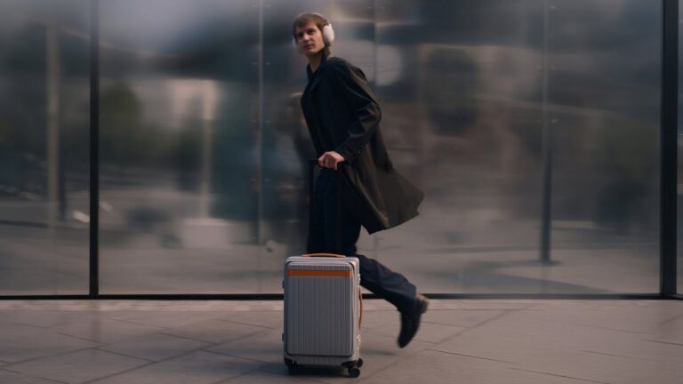 Carl-Friedrik-x-Sony-Premium-Audio-Travel-Set-01.jpg