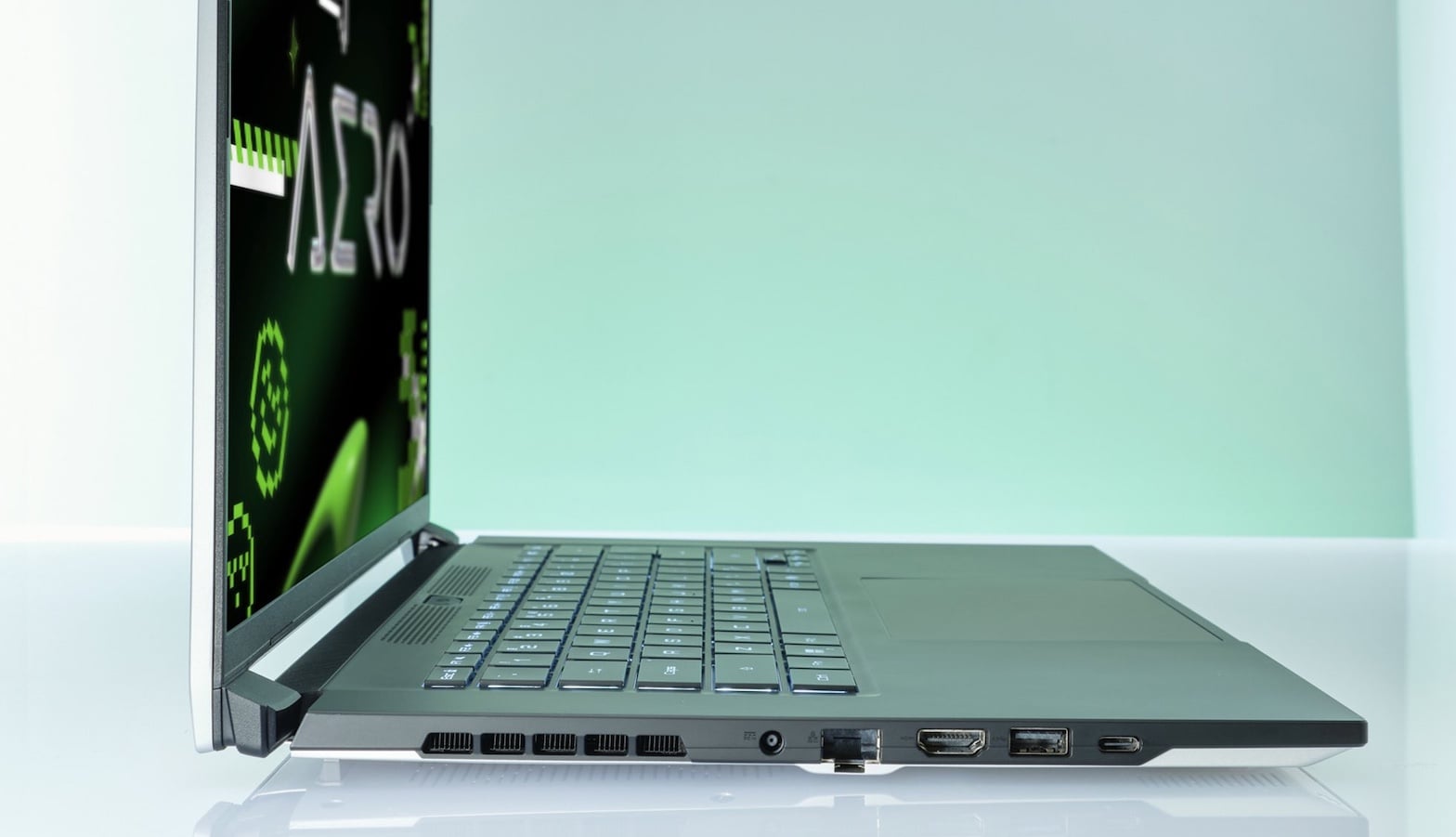 GIGABYTE-AERO-X16-02.jpeg