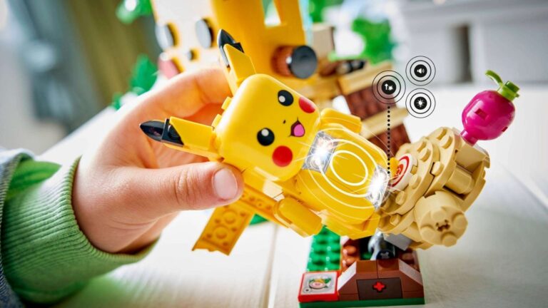 LEGO-SMART-Play-Training-House-with-Pikachu-72164-03.jpg