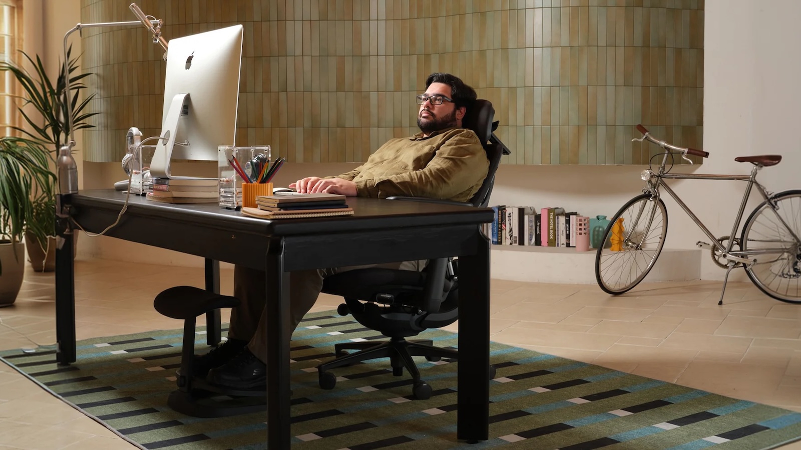 LiberNovo-Maxis-Ergonomic-Chair-01.jpeg