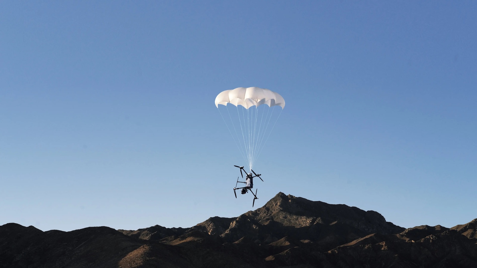 DJI-AP100-Parachute-for-Matrice-400-001.jpg
