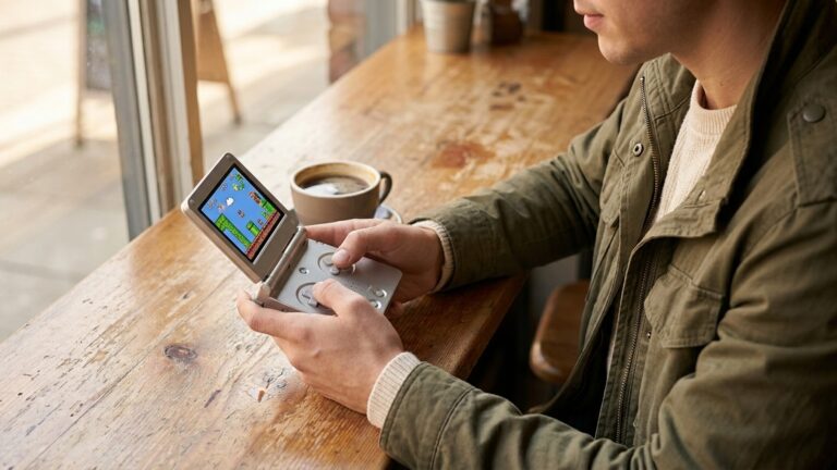 anbernic-rg-sp-handheld-console-01.jpg