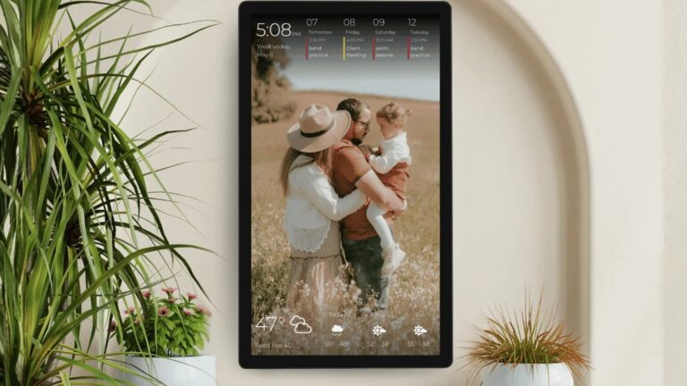 dakboard-wall-display-touch-27-family-hub-01.jpg