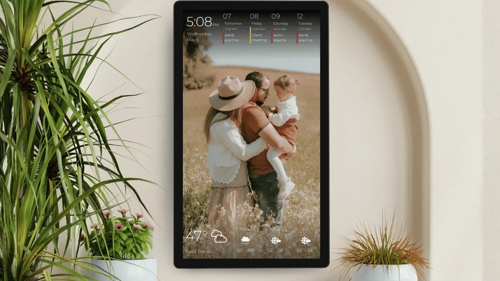 dakboard-wall-display-touch-27-family-hub-01.jpg