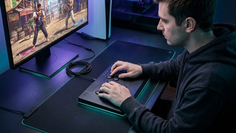 razer-kitsune-all-button-arcade-controller-01.jpg