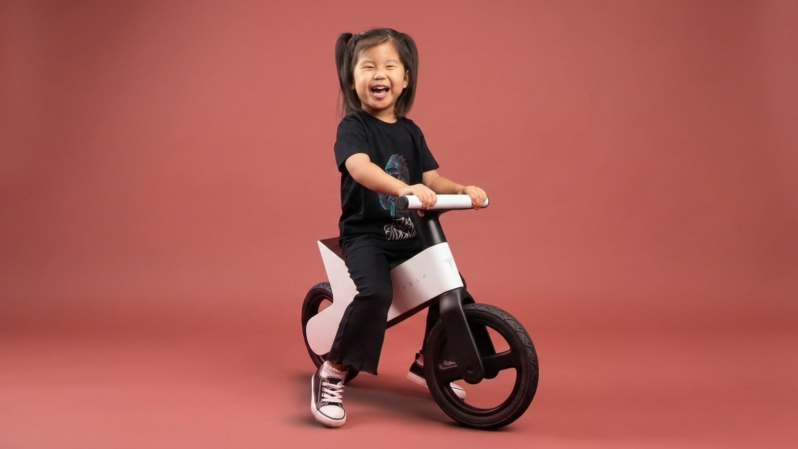 tesla-balance-bike-for-kids-01.jpg